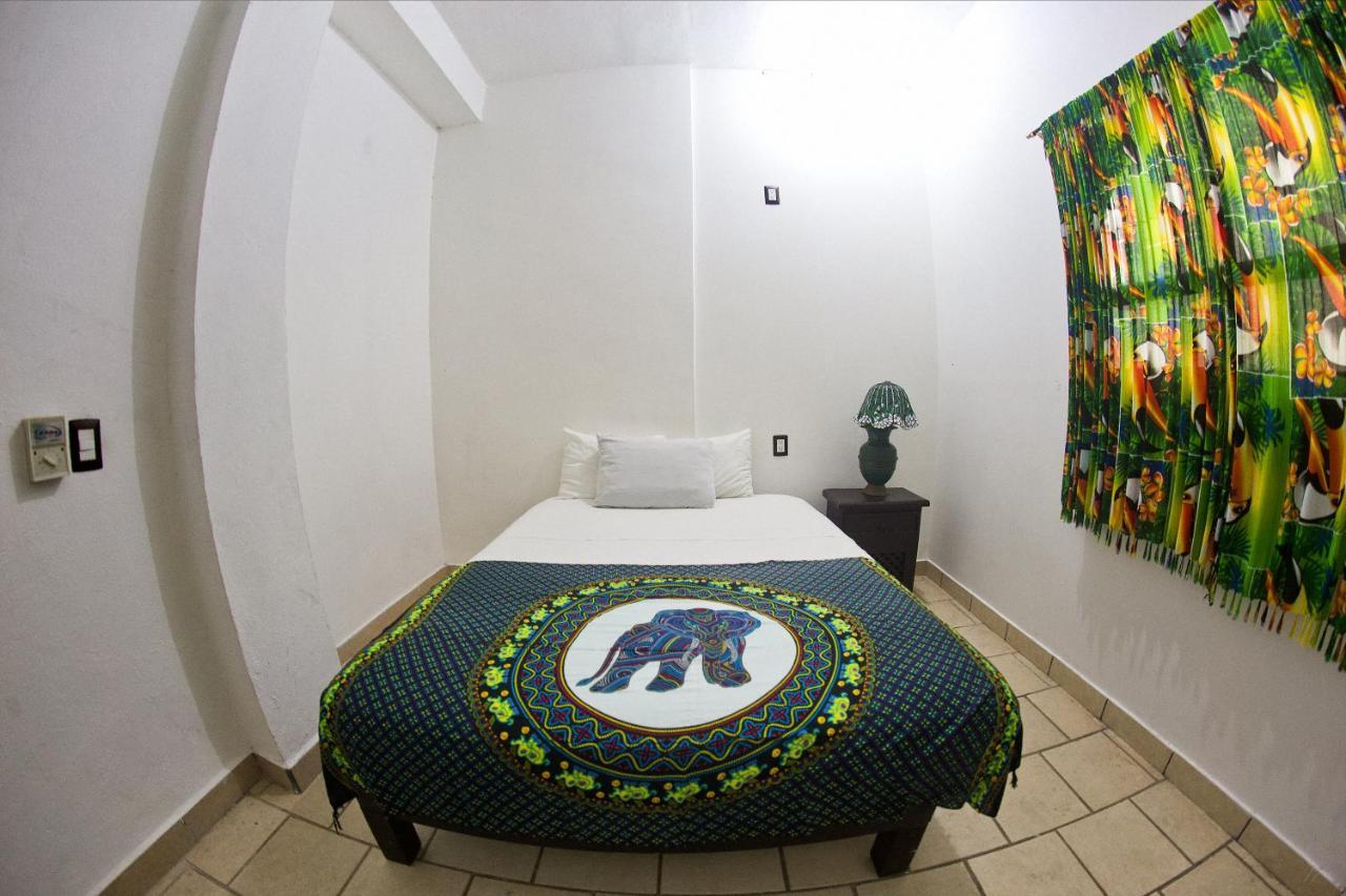 Alexandross Hostel Puerto Vallarta Ruang foto