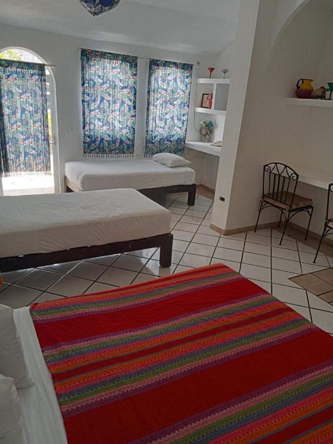 Alexandross Hostel Puerto Vallarta Bagian luar foto