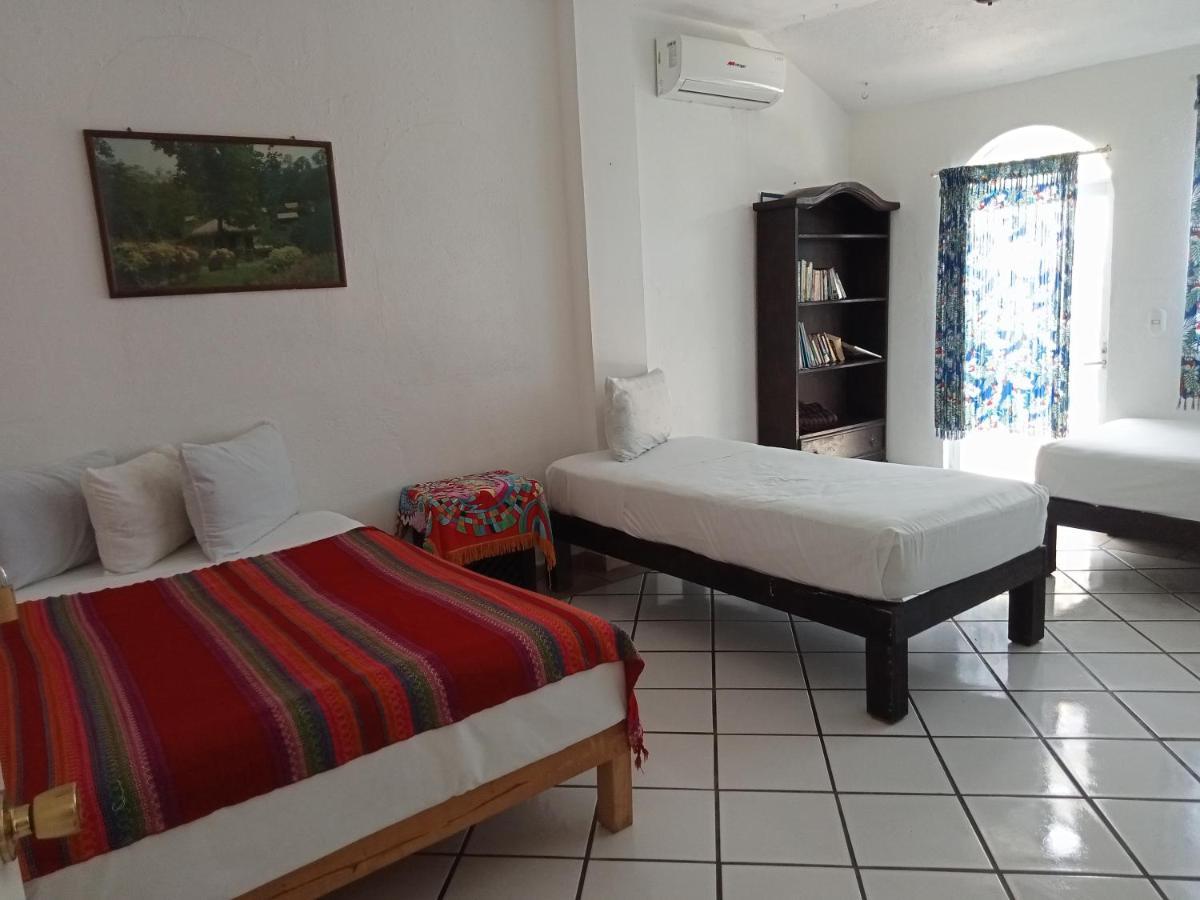 Alexandross Hostel Puerto Vallarta Bagian luar foto